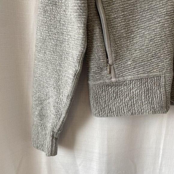Lululemon On Repeat Bomber coat Heathered Core Lt Grey Textured Full Zip Size 4 - Picture 3 of 12